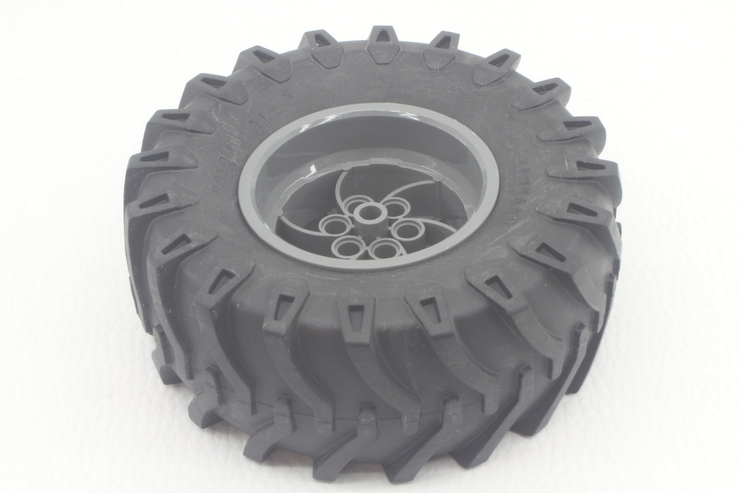 CADA Technic 70695 + 44772 (107 x 44 R) Tyre Tractor / Reifen + Felge