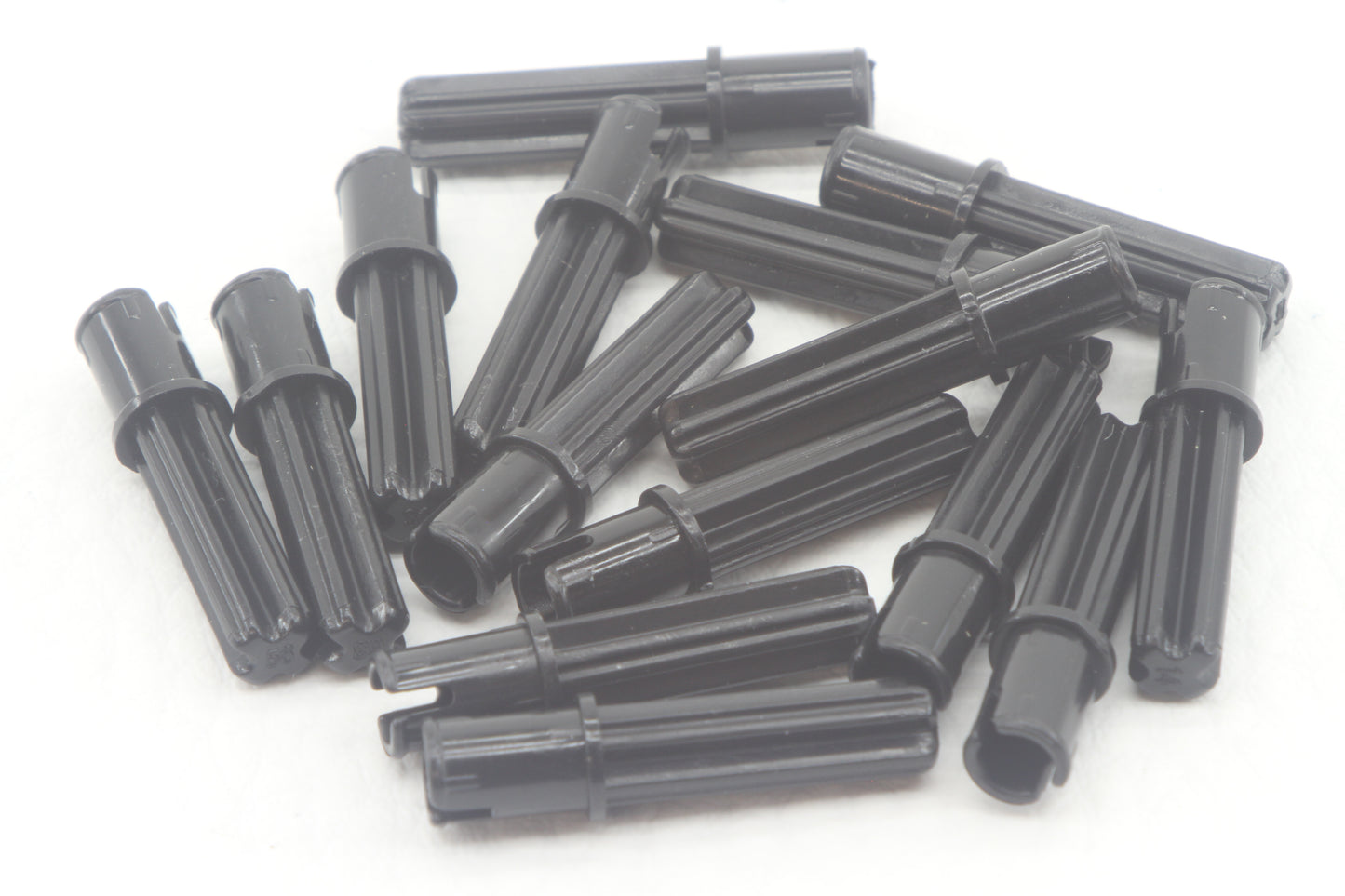CADA Technic 18651 Cross Axle 2M W. Snap W. Fric. / Pin 15er Set