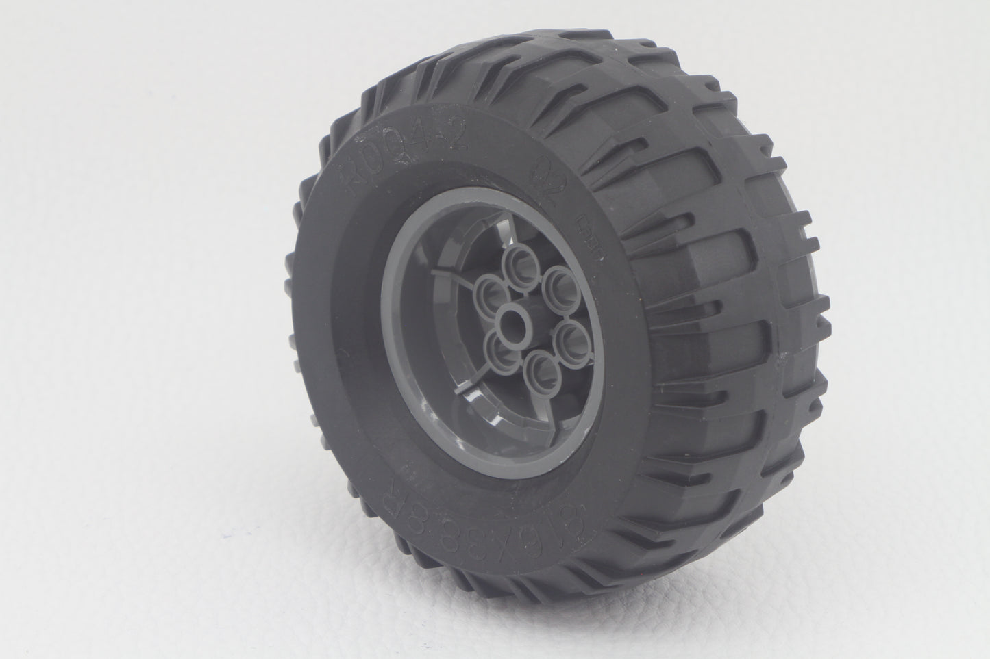 CADA Technic 45982 + 51488 (81,6 x 38 R) Tyre Baloon Wide / Reifen + Felge