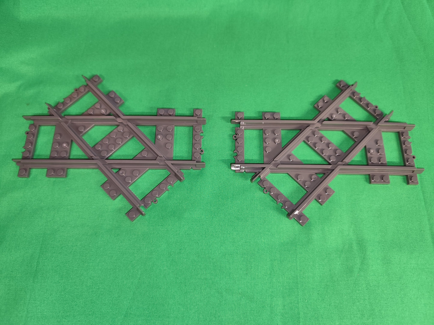 Schienen Eisenbahn Gleis Kreuzung 45° 2er SET 1x Links & 1x Rechts Railway Rails Bausteine Klemmbaustein